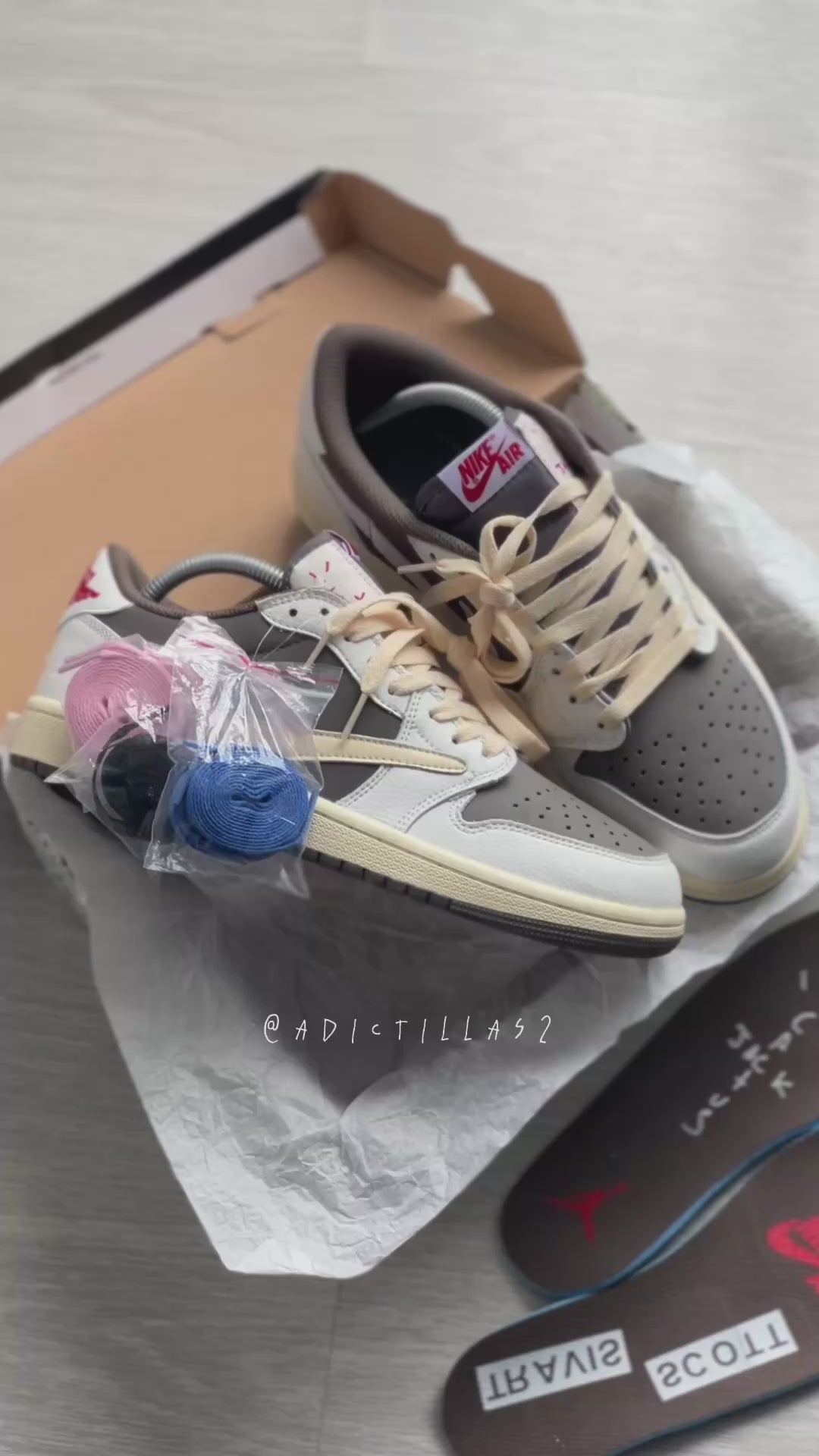 Jordan 1 low Travis Scott “ Reverse Mocha “